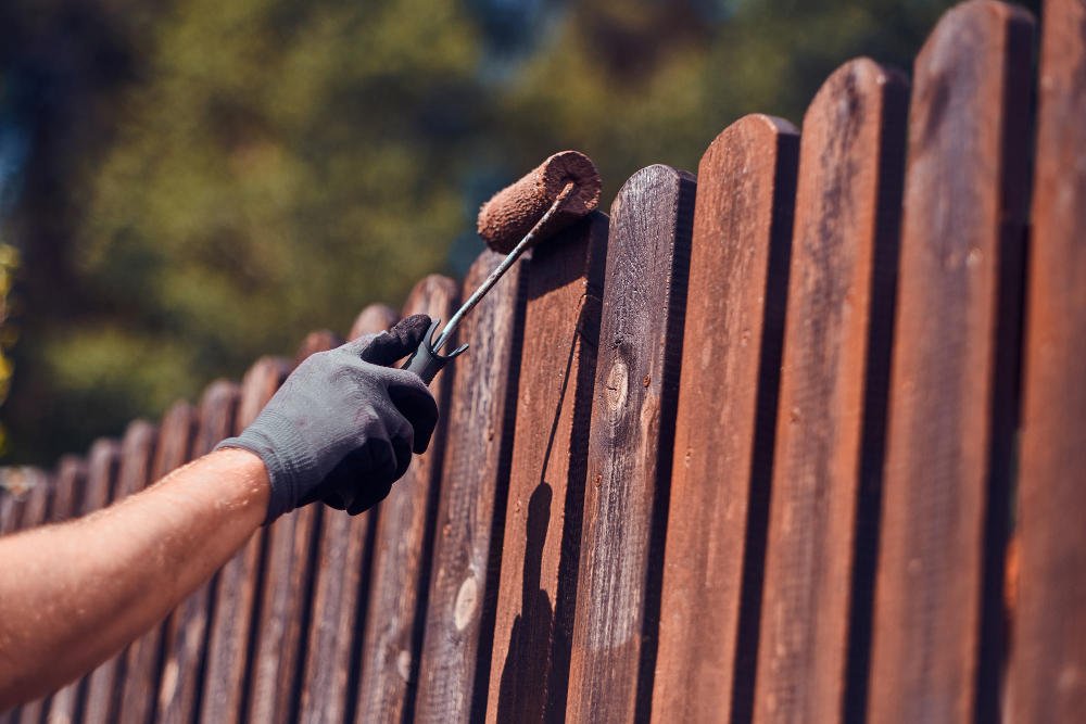 How to Repair a Wooden Fence: A Comprehensive Guide