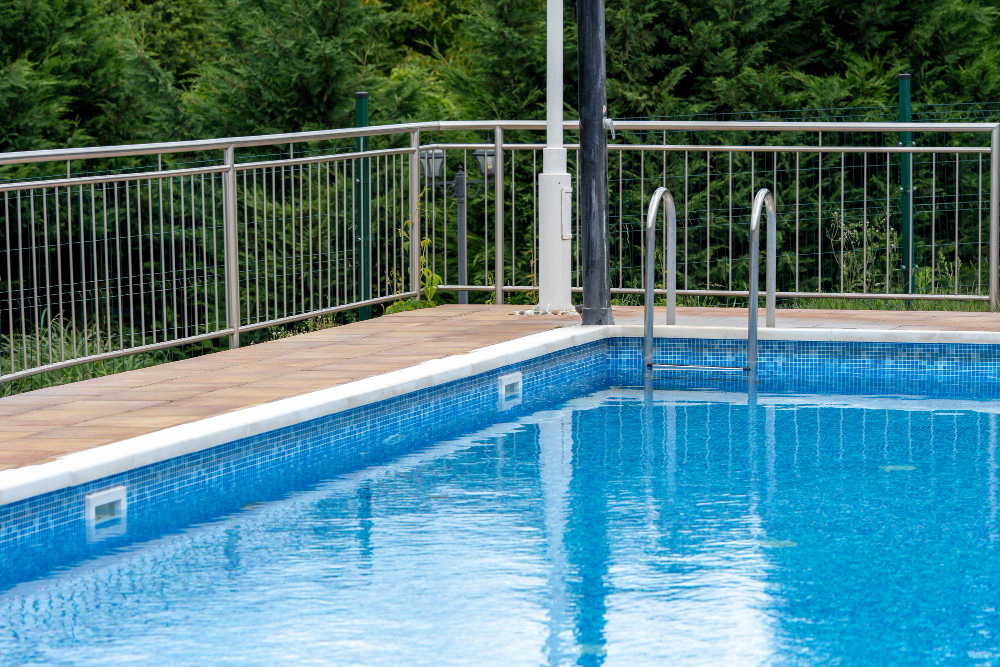 Top Reasons to Install a Pool Fence