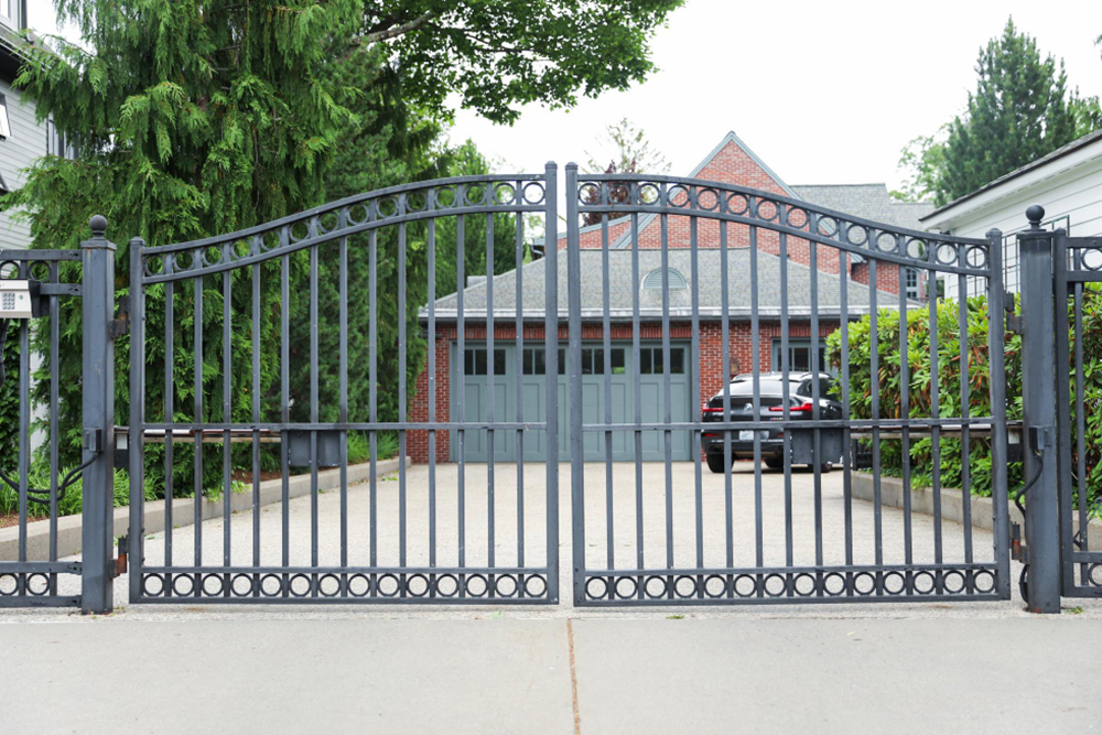 Why Homeowners Should Consider Driveway Gates