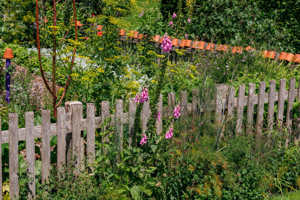 DIY Fence Guide for Gardeners