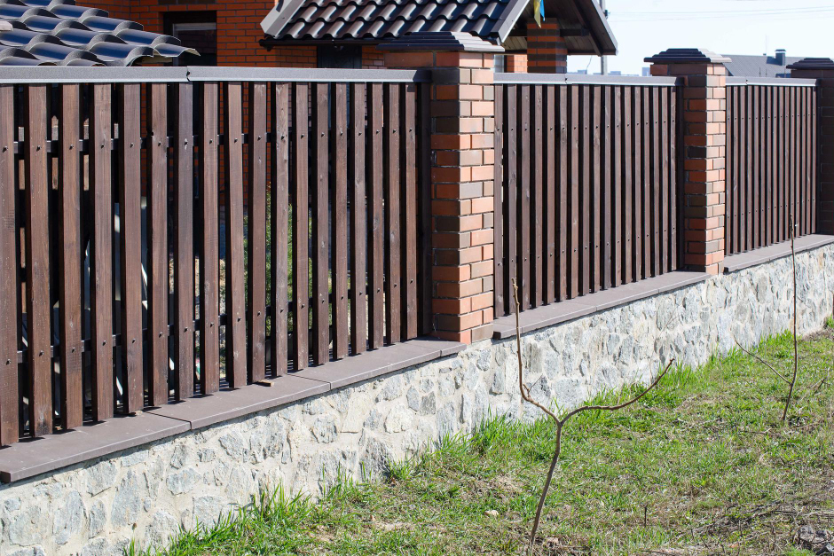 The Ultimate Guide to Residential Fence Repair