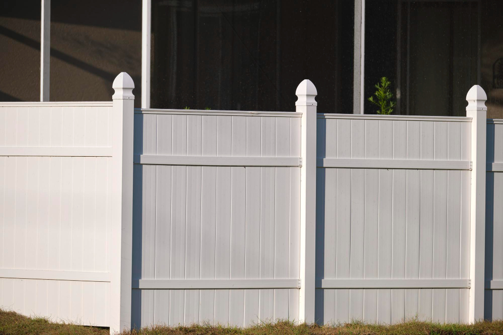 How to Clean Your Vinyl Fence