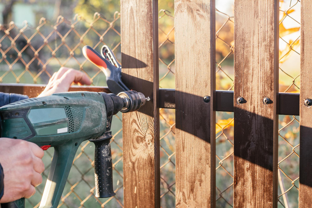 Ways to Secure Your Property: The Right Way to Install a Fence